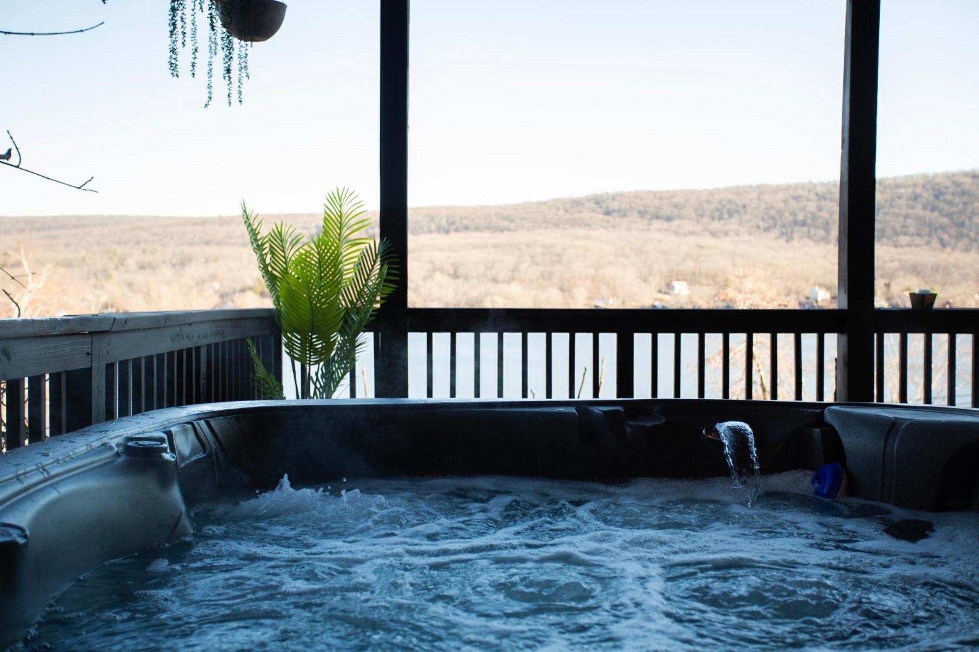 Lakeview House - Hot Tub - Firepit - Stunning Views - Spacious Deck - Cozy Living Room - Bar Greenwood Lake Екстериор снимка