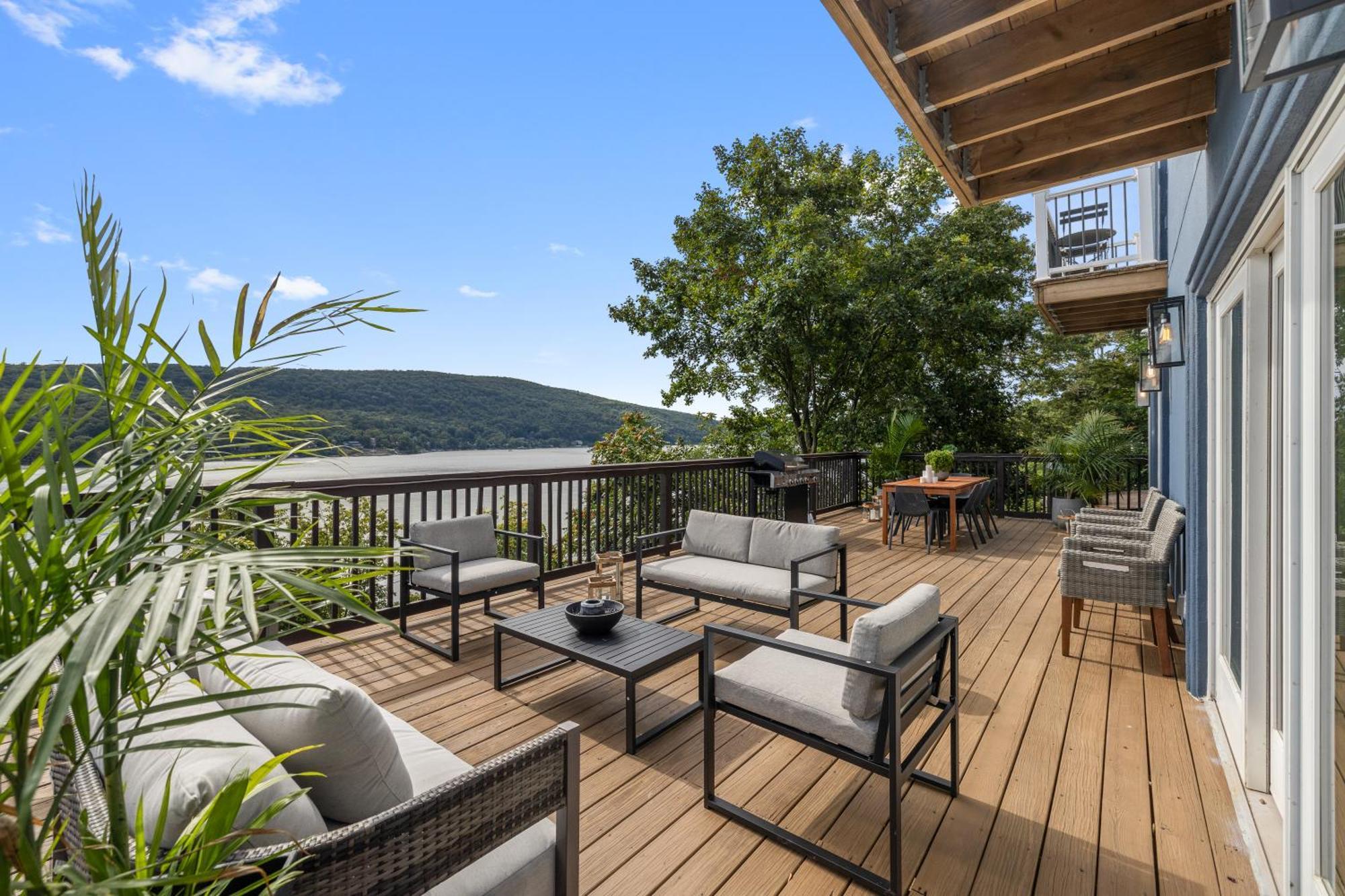 Lakeview House - Hot Tub - Firepit - Stunning Views - Spacious Deck - Cozy Living Room - Bar Greenwood Lake Екстериор снимка
