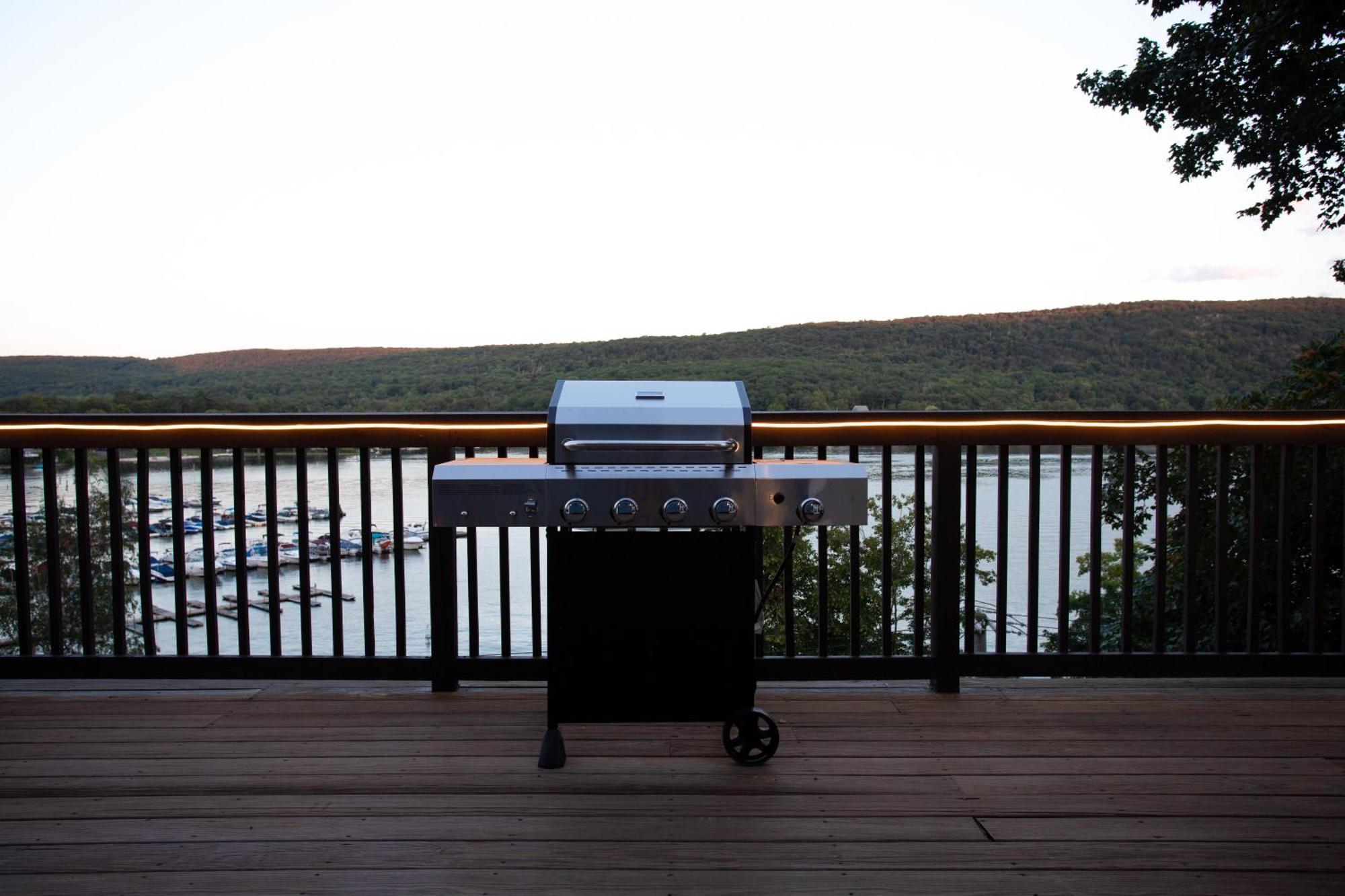Lakeview House - Hot Tub - Firepit - Stunning Views - Spacious Deck - Cozy Living Room - Bar Greenwood Lake Екстериор снимка